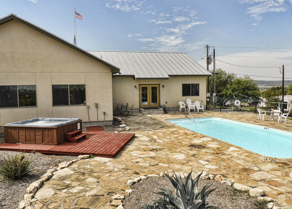 Top Of The Hill Rv Resort & Cabins Waring Exterior foto