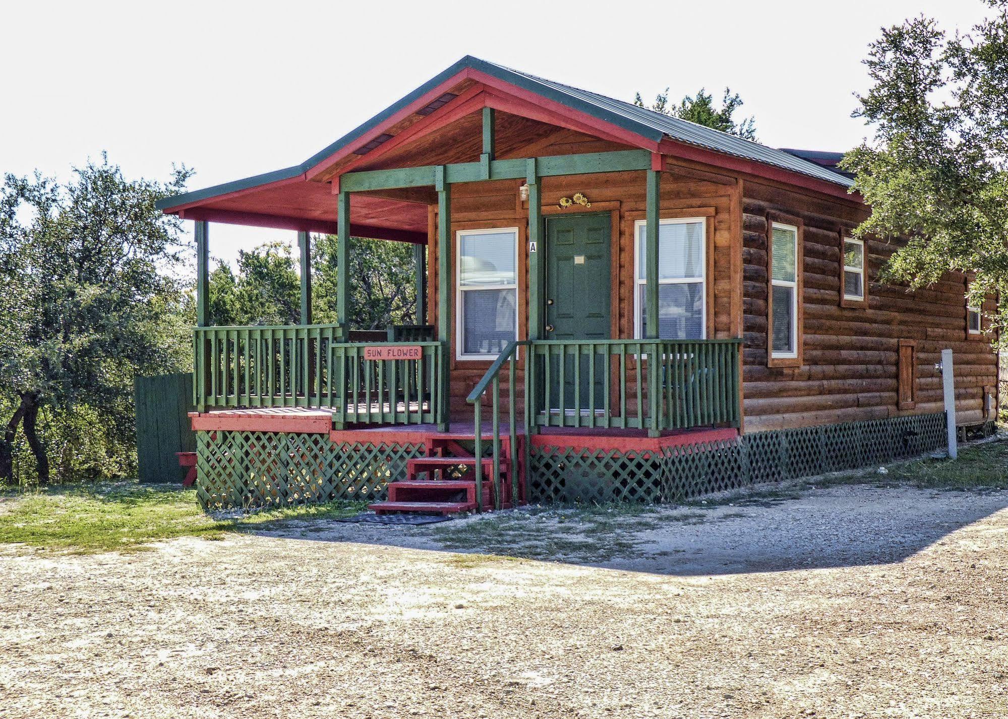 Top Of The Hill Rv Resort & Cabins Waring Exterior foto